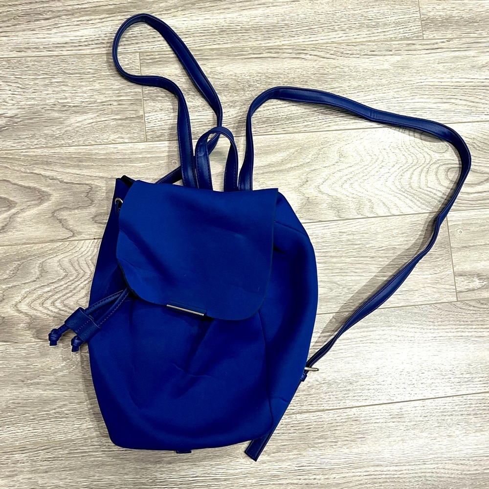 NAVY BLUE FOREVER 21 BACKPACK